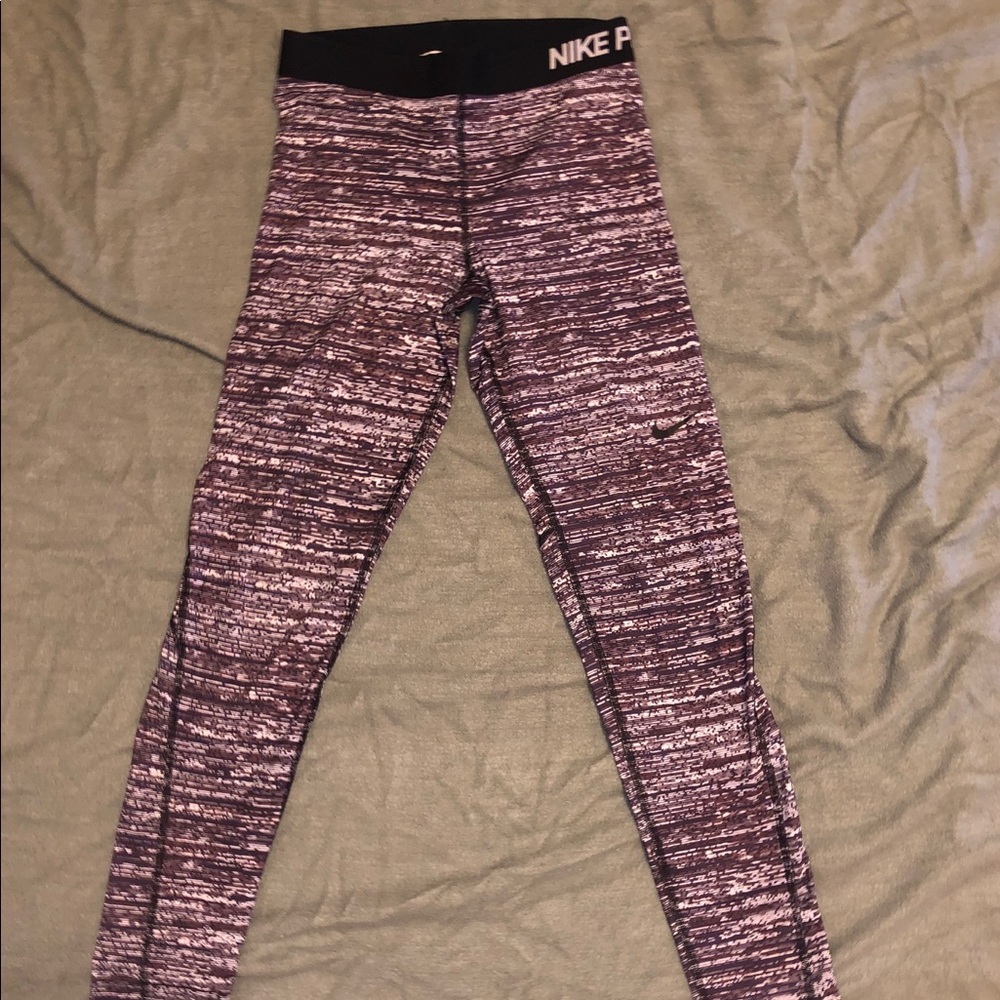 Used Womens MultiColor Nike Leggings